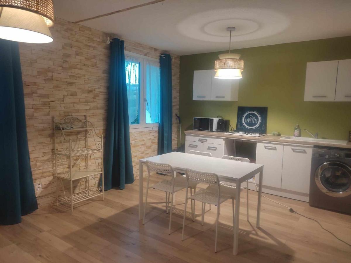 Jad'Iss Apartment L'Isle-d'Abeau Bagian luar foto